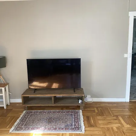 Central, Spacious And Characterful Appartement